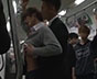 【ゲイ動画】学校帰りに電車に乗っていた高校生がいきなり痴漢されペニスをしゃぶらされると周りの男たちも参加しだしてｗ