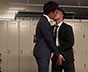 【ゲイ動画】誰もいない更衣室で二人のリーマンが濃厚なキスをして絡み合いベンチをベッド代わりにセックスｗ